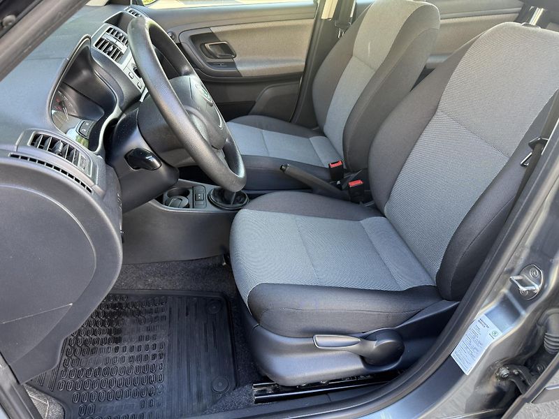 Škoda Fabia 1,2 HTP 51kW Servisní kniha - fotka 12 z 26