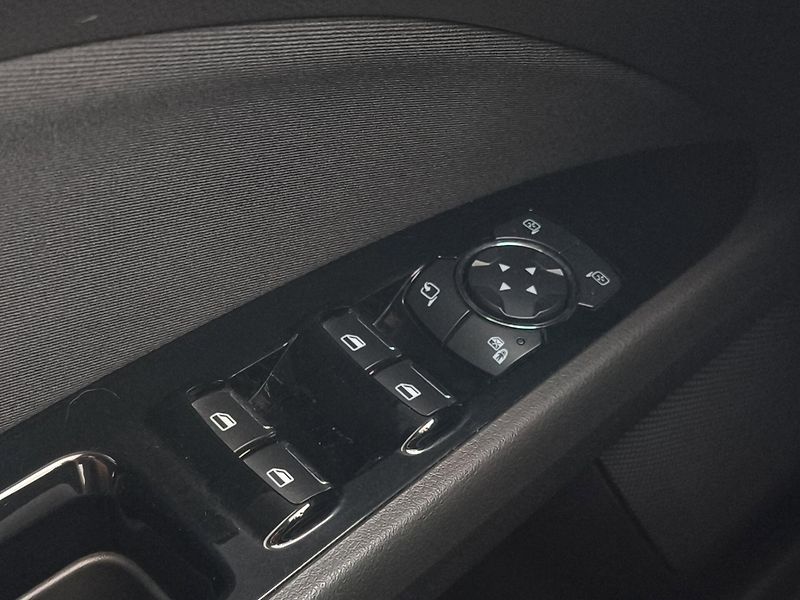 Ford Mondeo (2021) TITANIUM 4x4 2.0 EcoBlue 140kW - fotka 14 z 29