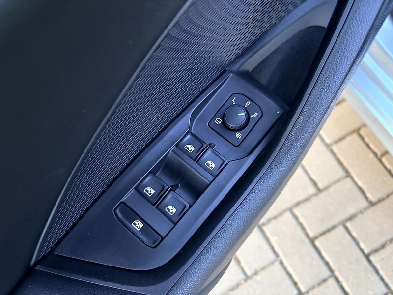 Škoda Octavia 2.0TDI 110KW DSG LED VIRTUAL - fotka 11 z 53