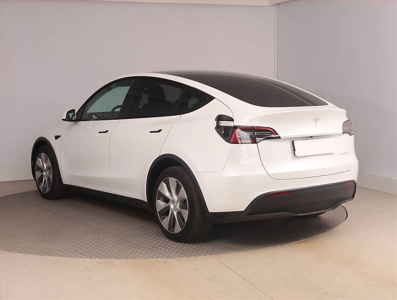 Tesla Model Y (2021) Long Range AWD 75kWh, SoH 92% - fotka 4 z 30
