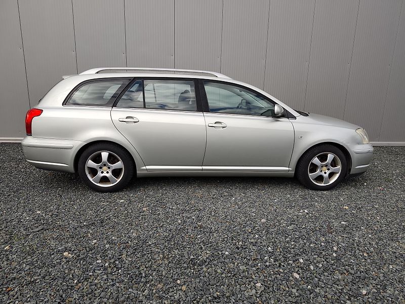 Toyota Avensis 2.4i   AUTOMAT - fotka 7 z 17