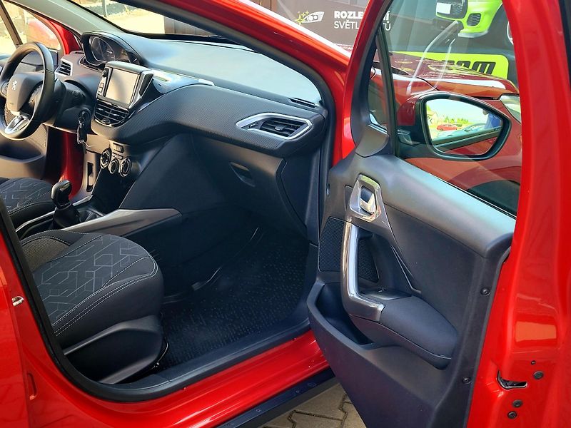 Peugeot 2008 SERV.KNIHA, ROZVODY, ČR - fotka 24 z 44