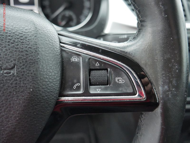 Škoda Rapid (2017) 1.0 TSi, ČR, Ambition, AC - fotka 20 z 23