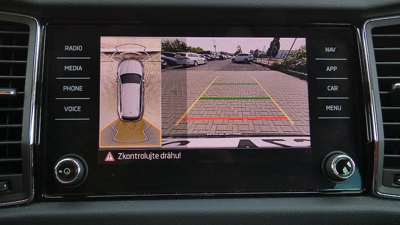 Škoda Kodiaq 2.0 TDI 147 kW L&K 4x4 DSG - fotka 16 z 27