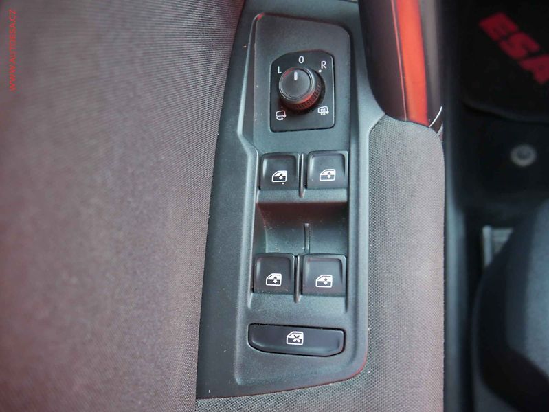 Volkswagen Tiguan (2018) 1.4 TSi, LED, navi, AC - fotka 12 z 15