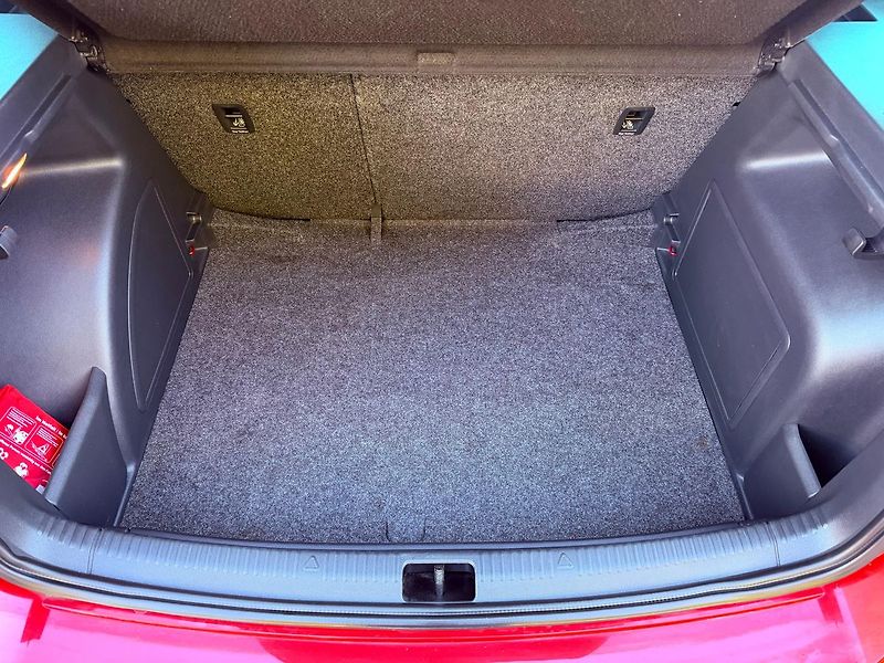 Škoda Rapid 1.2 TSi Ambition Spaceback, Se - fotka 9 z 26