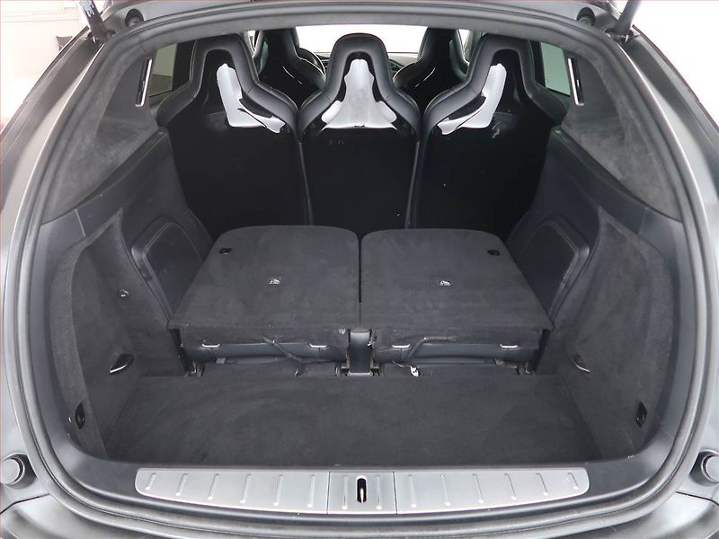 Tesla Model X (2016) 90D, SoH 84% - fotka 14 z 28