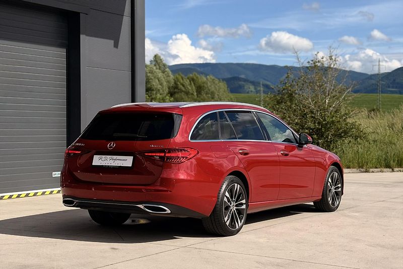 Mercedes-Benz Třídy C (2024) C 300 de 4Matic EQ - fotka 17 z 100
