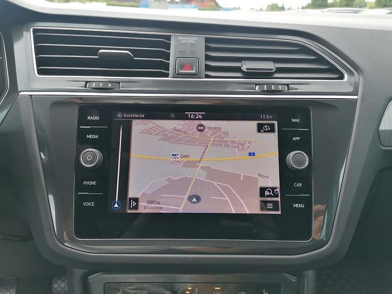 Volkswagen Tiguan (2021) 1.5 TSi Facelift Life ACC LED - fotka 13 z 31
