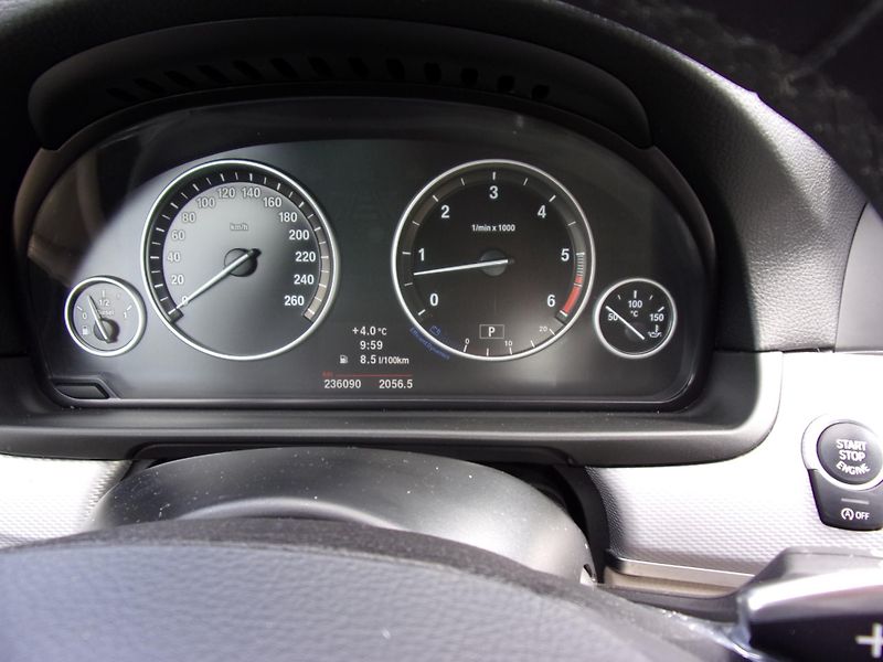 BMW Řada 5 (2012) M550d X-DRIVE 280kW KRÁSNÝ VŮZ - fotka 15 z 34