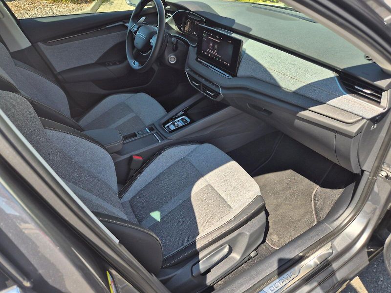 Škoda Octavia (2025) Top Selection 1.5TSi M-HEV 110 - fotka 19 z 31