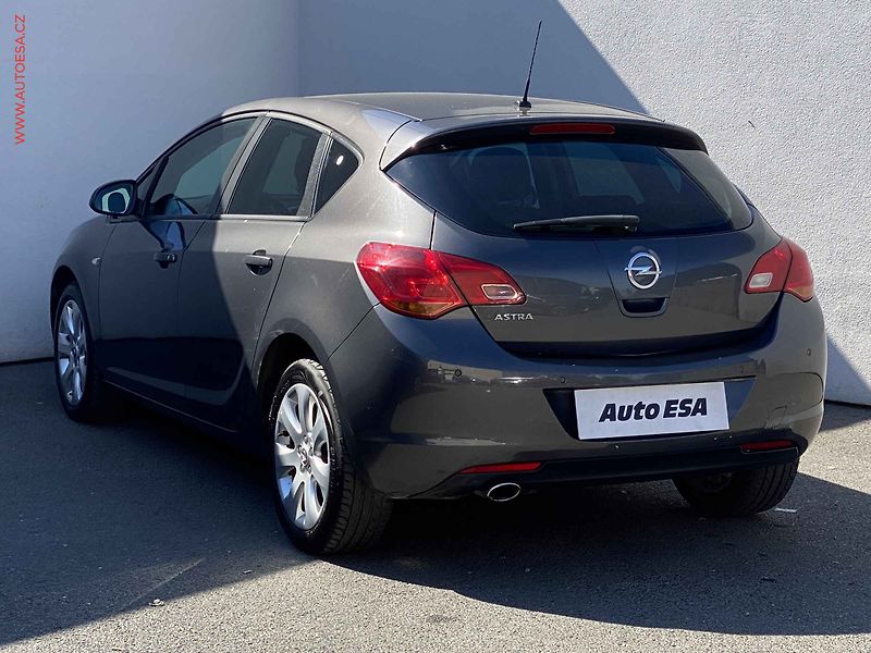 Opel Astra (2013) 1.4T, AC, temp - fotka 4 z 15