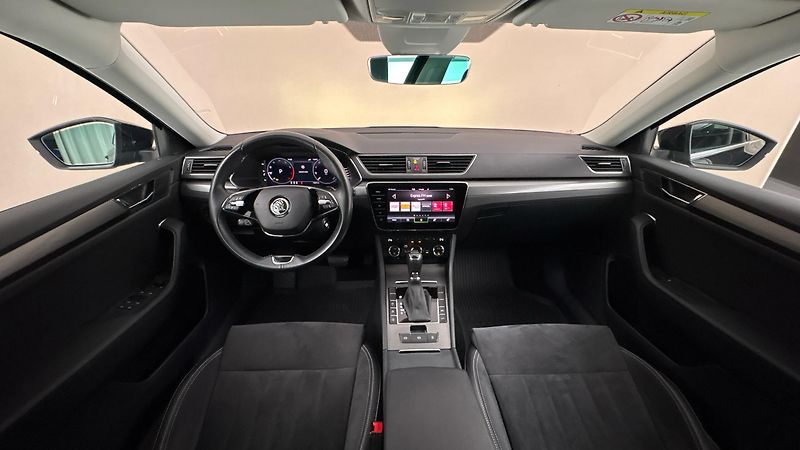 Škoda Superb 2.0 TSI DSG Style Combi - fotka 8 z 30