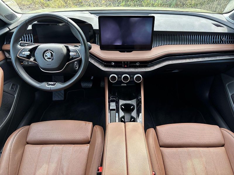 Škoda Superb (2024) 2.0 TDI 4x4 DSG L&K - fotka 5 z 33