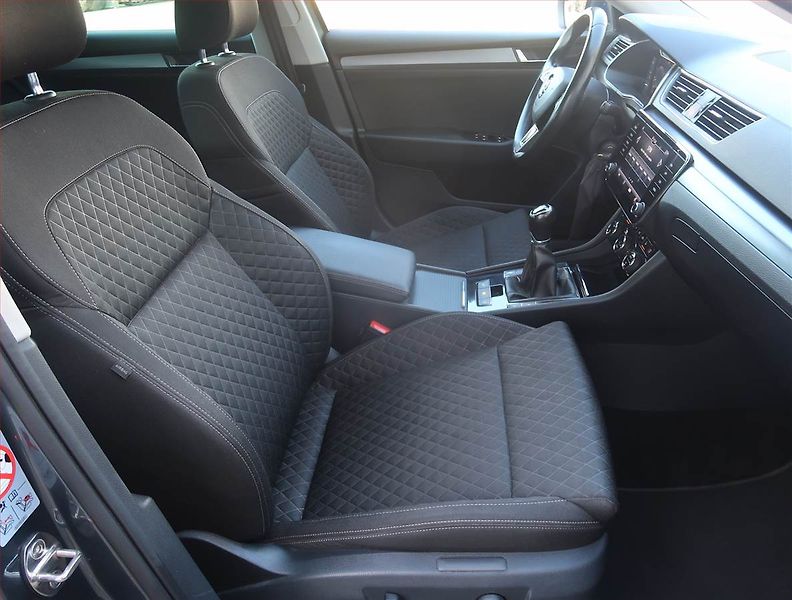 Škoda Superb (2019) Style 2.0 TDI, Serv.kniha - fotka 9 z 26