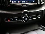 Volvo XC60 2,0 B4 AWD PLUS DARK 1. MAJ ČR - náhled 33