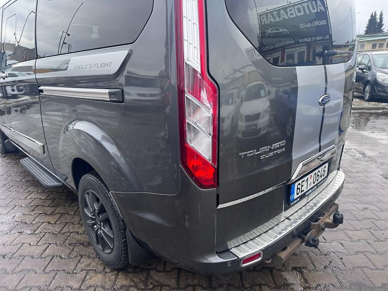 Ford Tourneo Custom (2018) 2,0D 125KW 8 MÍST TITAN 1.MAJ - fotka 12 z 49