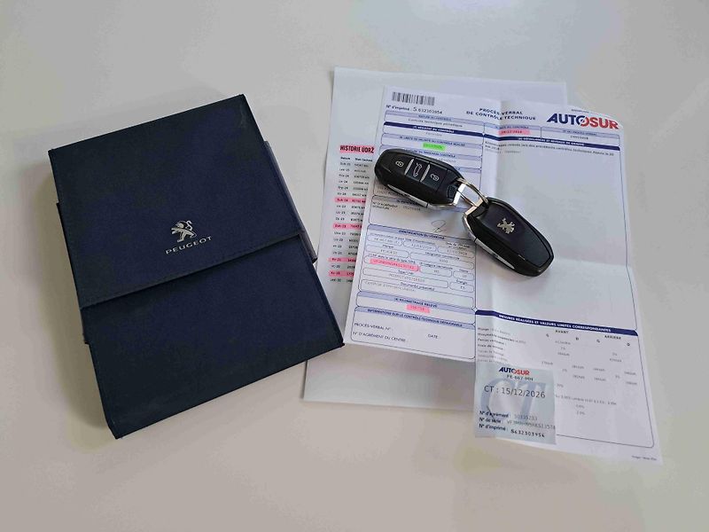 Peugeot 3008 (2019) 1,2PT EAT8 ALLURE LED ALU NAVI - fotka 16 z 18