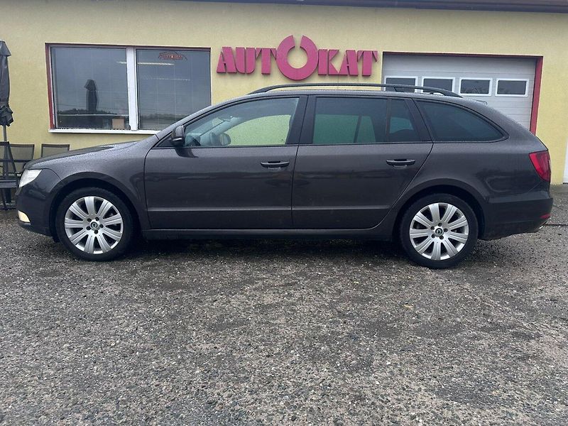 Škoda Superb (2011) 2.0TDi VýhřevSedadel/Serv.Knih - fotka 6 z 25