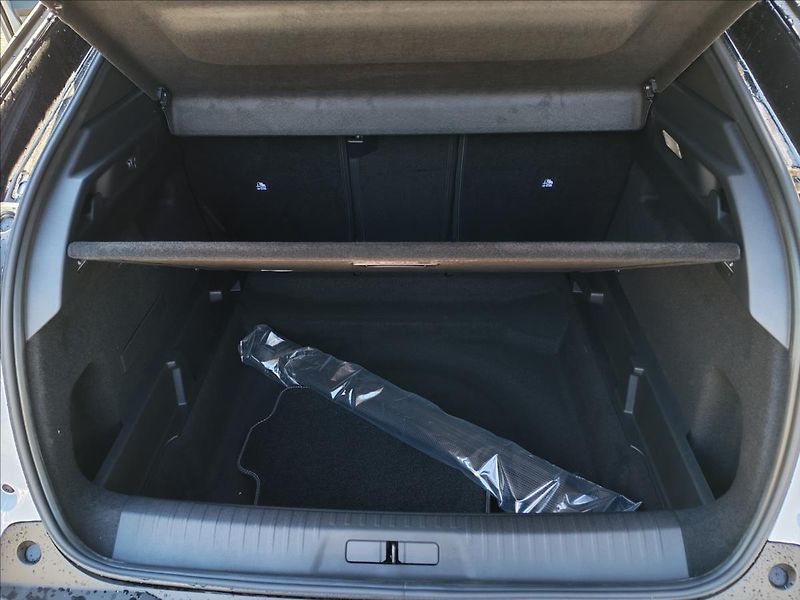 Peugeot 3008 1,2 3008 GT Hybrid 145 e-DCS6 - fotka 10 z 15