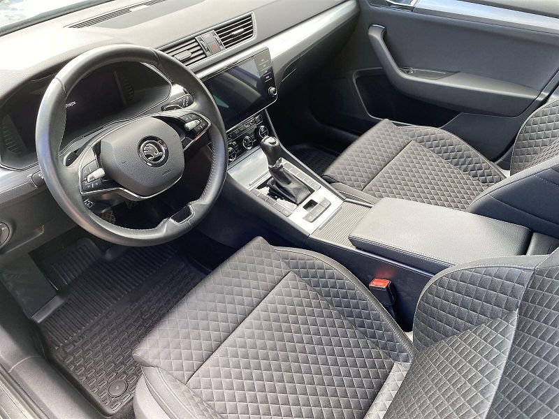 Škoda Superb (2022) Combi 2.0 TDI DSG Ambition - fotka 6 z 32