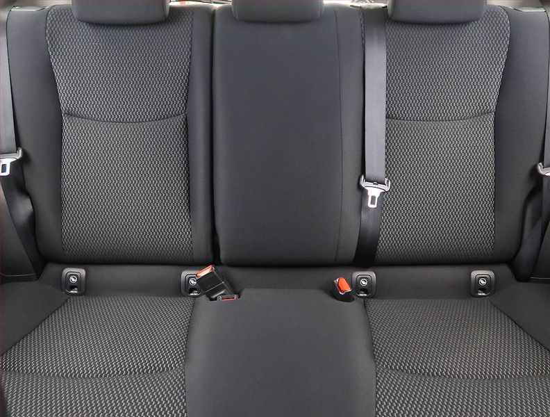 Nissan Pulsar (2015) 1.2 DIG-T, Park. senzory - fotka 10 z 18