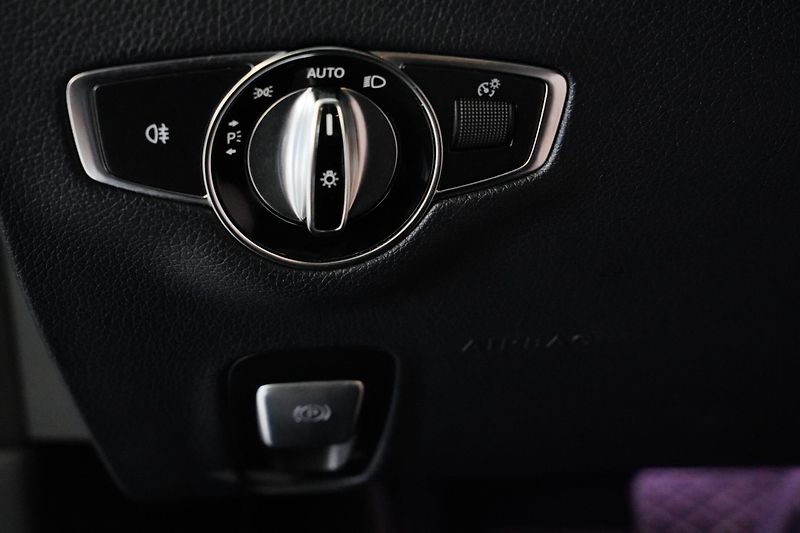 Mercedes-Benz Třídy E - fotka 12 z 37