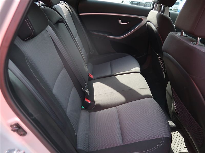 Hyundai i30 1,6 GDi,99kW,NovéČR,Aut.klima - fotka 19 z 23
