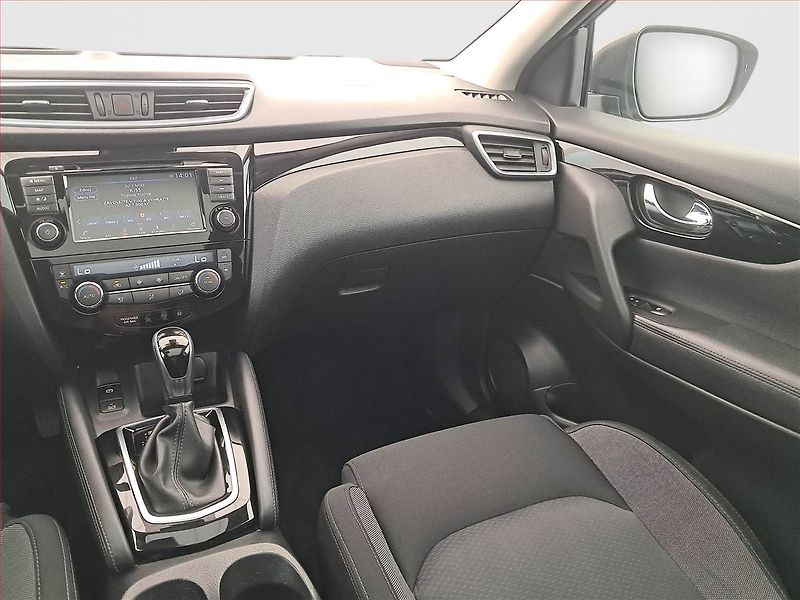 Nissan Qashqai (2020) 1.3 DIG-T, Automat, Serv.kniha - fotka 8 z 21