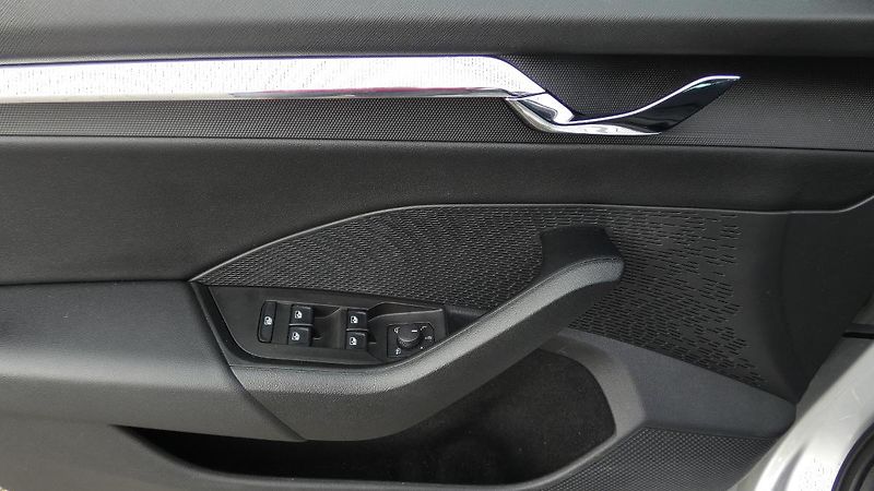 Škoda Octavia 2,0 TDI 85kW Style DSG - fotka 9 z 25