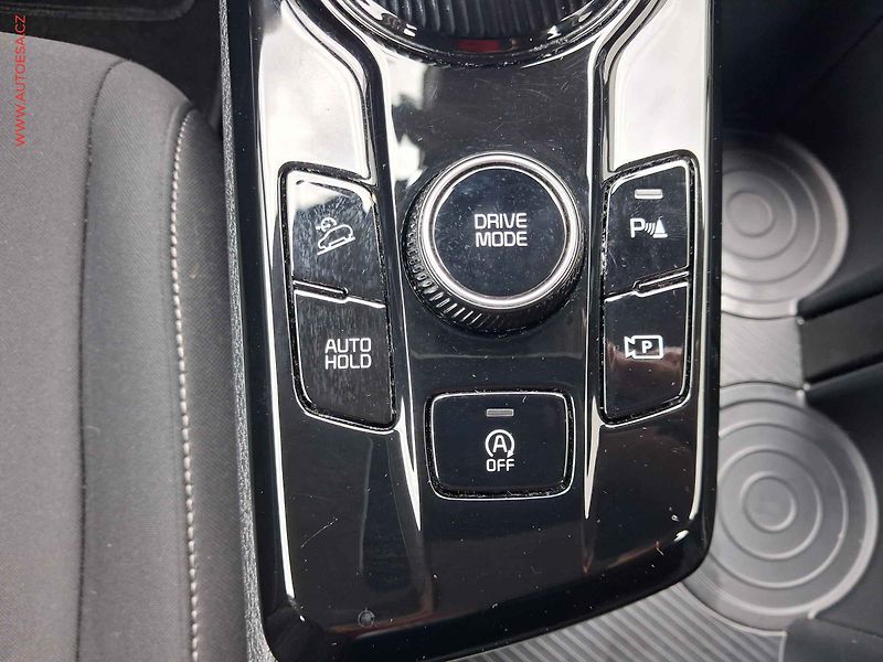 Kia Sportage (2024) 1.6 T-GDi, ČR, Exclusive, AT - fotka 13 z 22