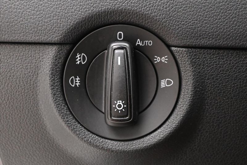 Škoda Octavia 1,6 TDI 81kW tažné nová STK - fotka 25 z 30