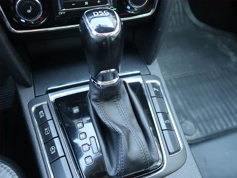 Škoda Superb (2013) Elegance 2.0 TDI, Automat - fotka 13 z 19