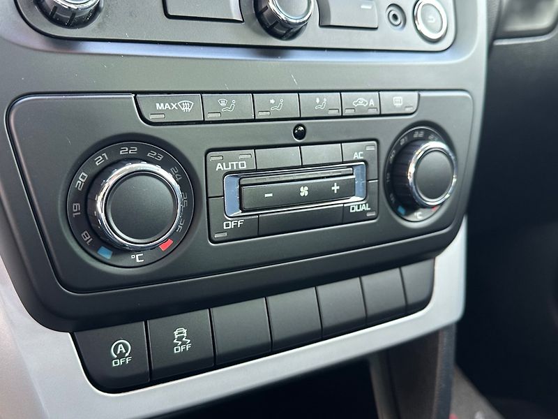Škoda Yeti (2011) 1.6TDi NAVI, PĚKNÝ STAV - fotka 12 z 14