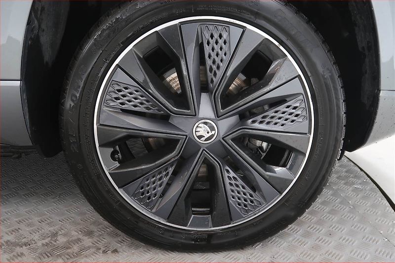 Škoda Karoq (2024) Sportline 2.0 TDI - fotka 15 z 27