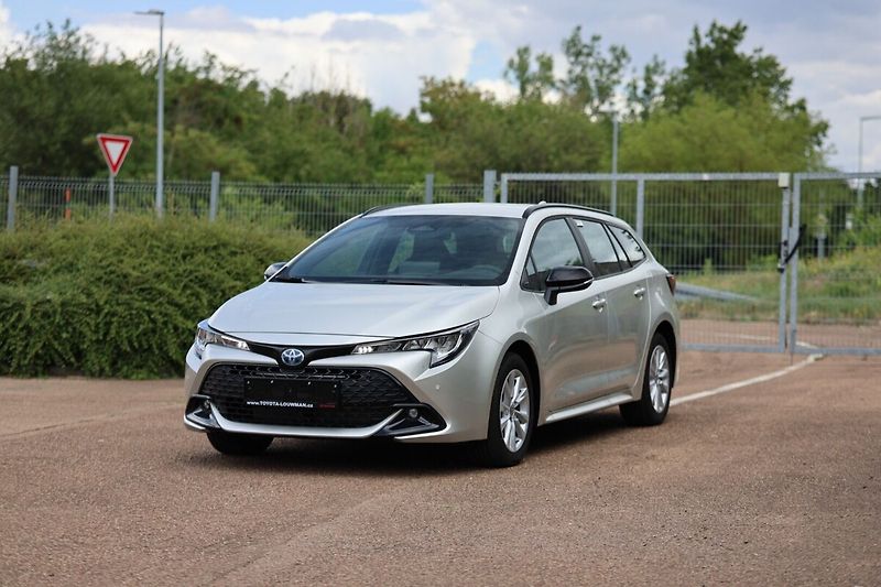 Toyota Corolla TS 1.8. Hybrid Comfort Tech - - fotka 8 z 24