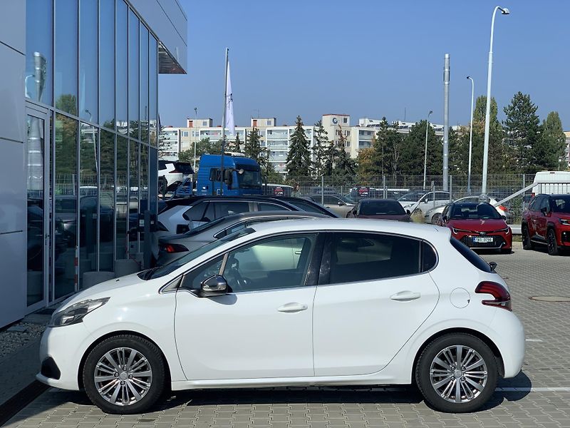 Peugeot 208 ALLURE+ 1.2 PureTech 81kW AT - fotka 4 z 22