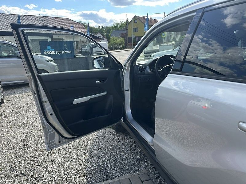 Suzuki Vitara 1.6i 88kW AllGrip 4x4 serviska - fotka 19 z 27
