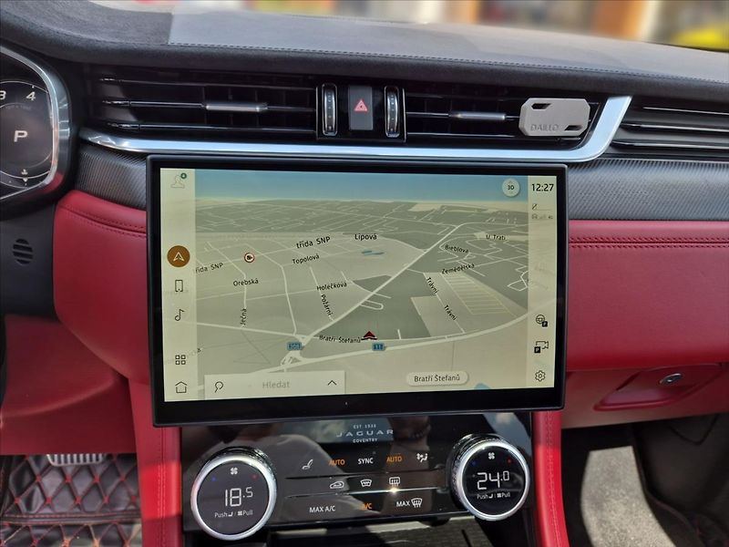 Jaguar F-Pace 5,0 V8 AWD SVR 405 kW - fotka 9 z 20