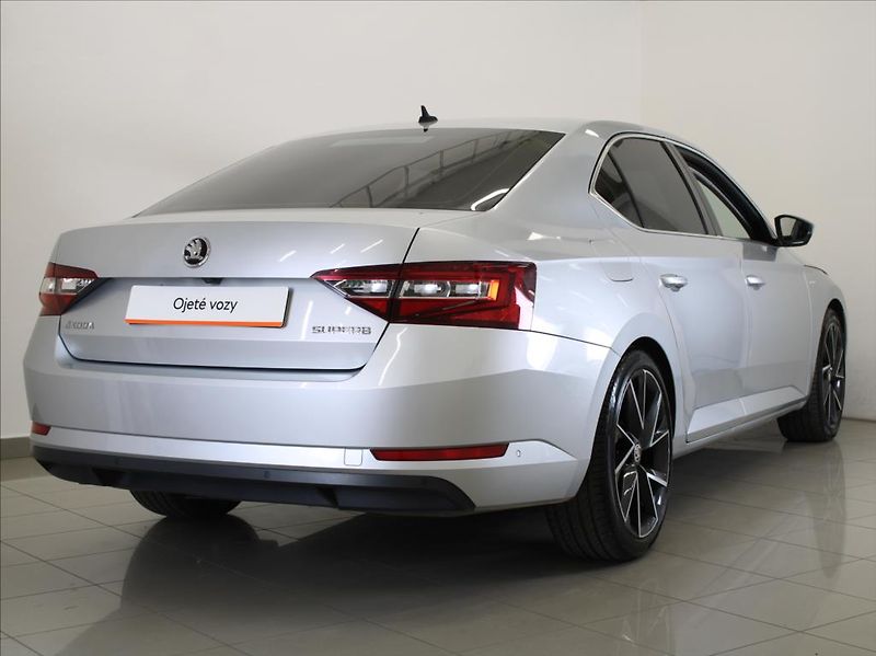 Škoda Superb 2,0 TDi 140kW Laurin & Klement - fotka 3 z 32