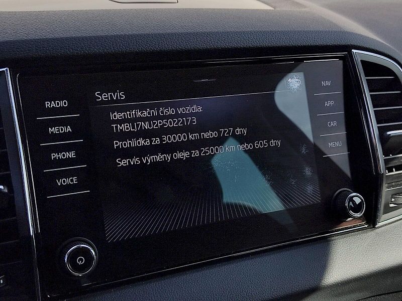 Škoda Karoq (2022) Executive 2,0 Tdi 110 Kw 4x4 D - fotka 9 z 33