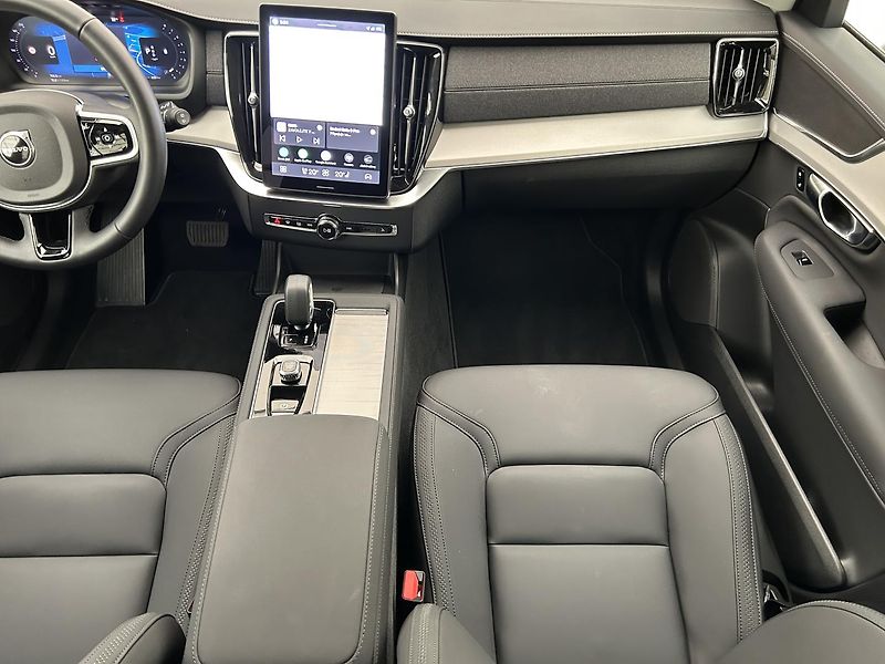 Volvo XC90 2.0 B5 4x4 . - fotka 16 z 26