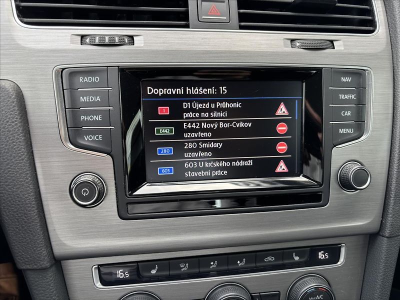Volkswagen Golf 1,4 TSi AT Highline NAVI KAMER - fotka 25 z 47