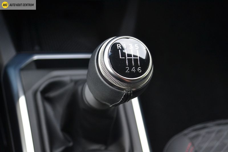 Renault Clio techno TCe 115 - fotka 20 z 48