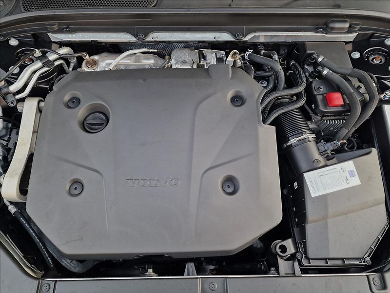 Volvo V90 B4 AWD Momentum Pro Auto,1Maj - fotka 43 z 50