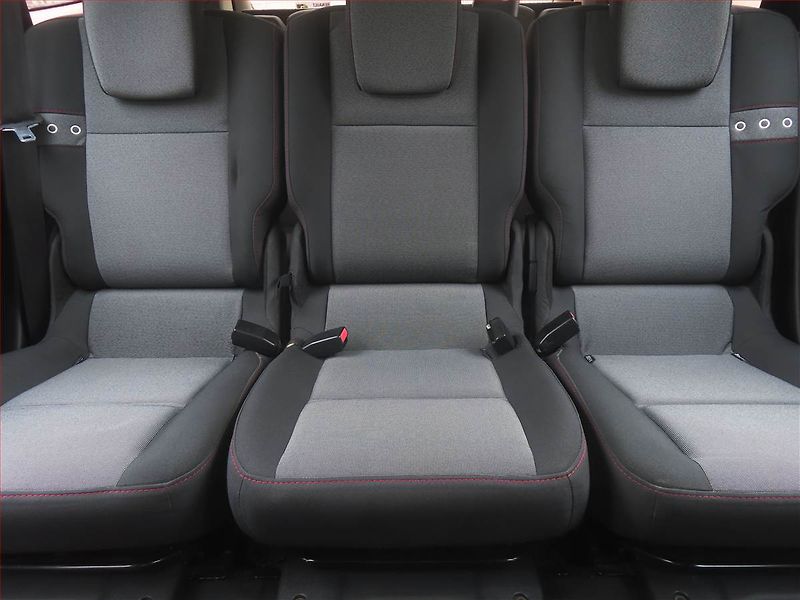 Renault Grand Scénic (2012) 1.5 dCi, 7 míst, Navi - fotka 10 z 17