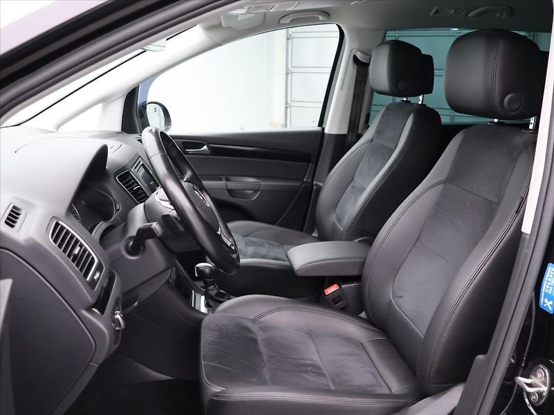 Volkswagen Sharan 2,0 TDI 130kW DSG 4Motion CZ - fotka 11 z 33