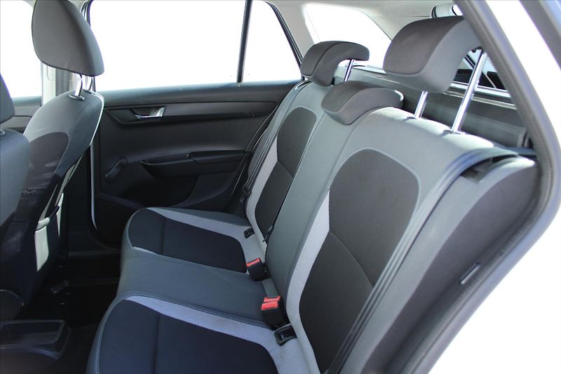 Škoda Fabia 1.2 TSI 1.MAJITEL DPH ČR - fotka 10 z 20