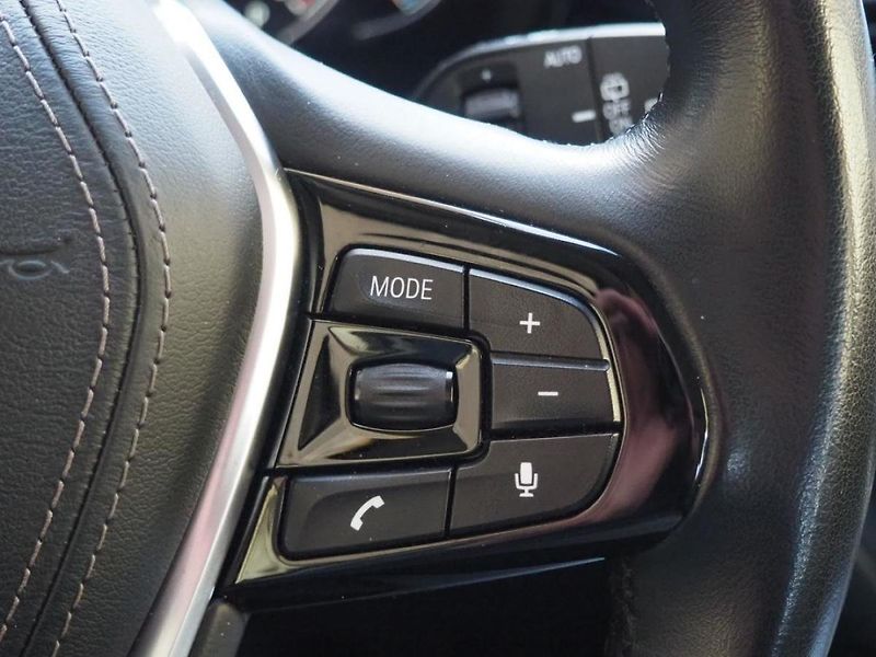 BMW Řada 5 (2018) 520d xDrive, HeadUp, Key - fotka 30 z 41