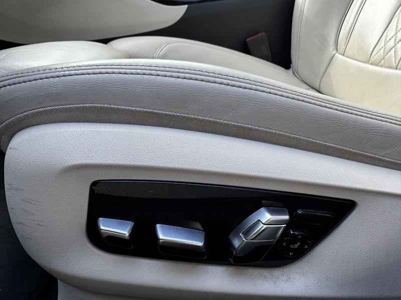 BMW Řada 5 (2018) 540D xDrive Luxury - CZ - fotka 11 z 28